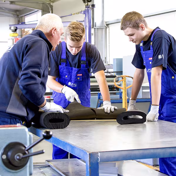 Ausbildung zum WKSB-Isolierer bei IVS Isoliertechnik: Praktikant auf der Industriebaustelle in Mecklenburg-Vorpommern