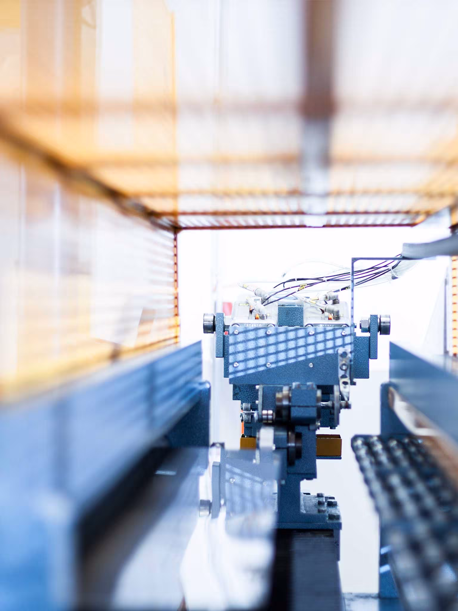 Produktionshalle der IVS mit Edelstahl-Vorfertigung in V2A/V4A für die Lebensmittelindustrie